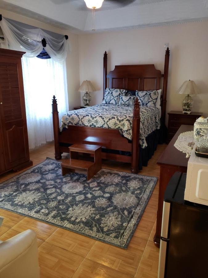 Cliffe Ranch Βίλα Μαντεβίλ Εξωτερικό φωτογραφία