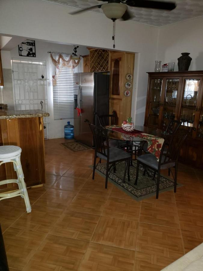 Cliffe Ranch Βίλα Μαντεβίλ Εξωτερικό φωτογραφία