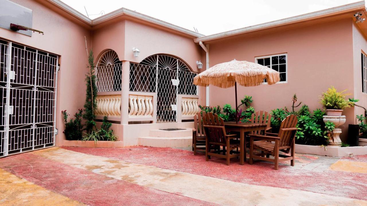 Cliffe Ranch Βίλα Μαντεβίλ Εξωτερικό φωτογραφία